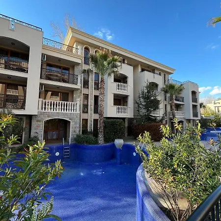 Cascadas, With A Pool View Apartament *