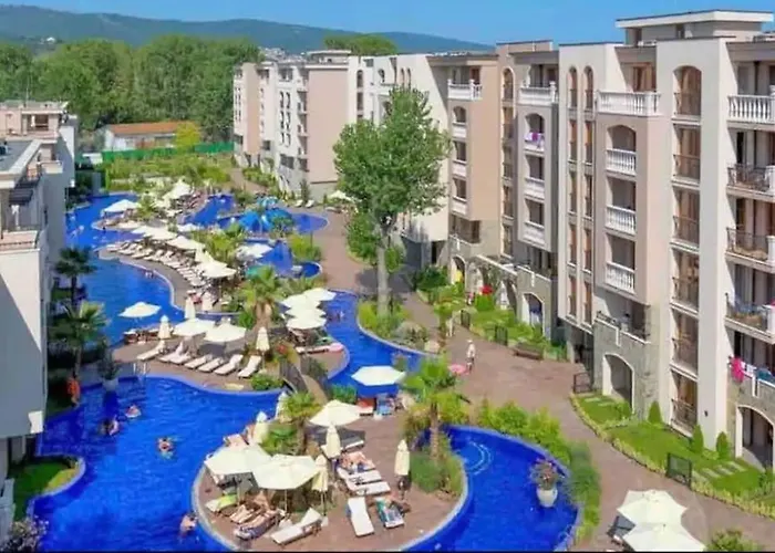 Apartamento Cascadas, With A Pool View Sunny Beach