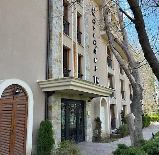 Cascadas, With A Pool View Appartement